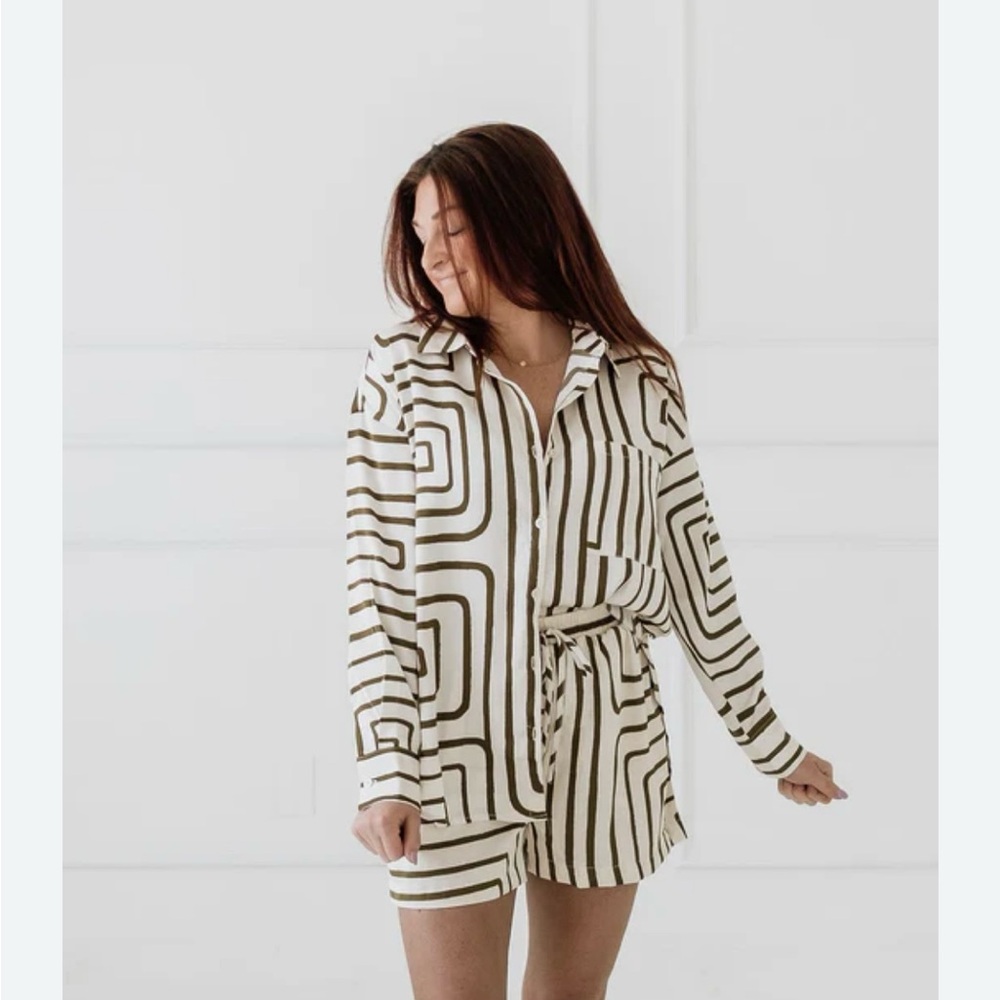 Stylish Olive and White Geometric Set